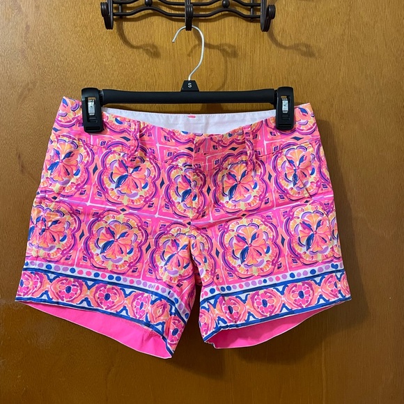 Lily Pulitzer shorts. - Picture 2 of 3